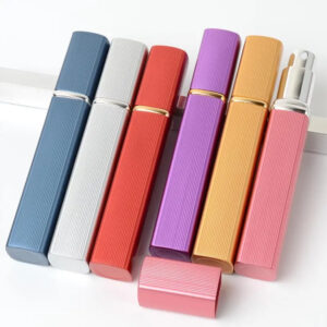12ml-Alluminum-Perfume-Atomizer-with-background
