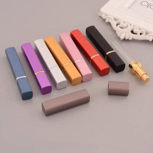 12ml-Alluminum-Perfume-Atomizer-with-props-background